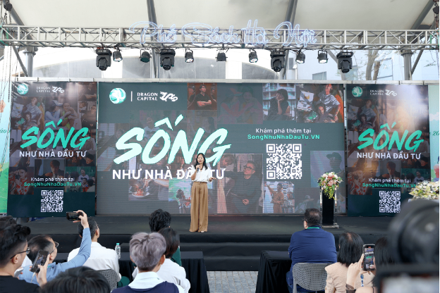 Giới trẻ Hà Nội rủ nhau check-in tại triển lãm Sống Như Nhà Đầu Tư - Ảnh 4. Giới trẻ Hà Nội rủ nhau check-in tại triển lãm Sống Như Nhà Đầu Tư - Ảnh 4.