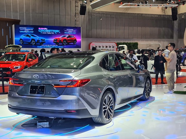 Toyota Camry mới có giá cao nhất 1,53 tỷ đồng - Ảnh 3.