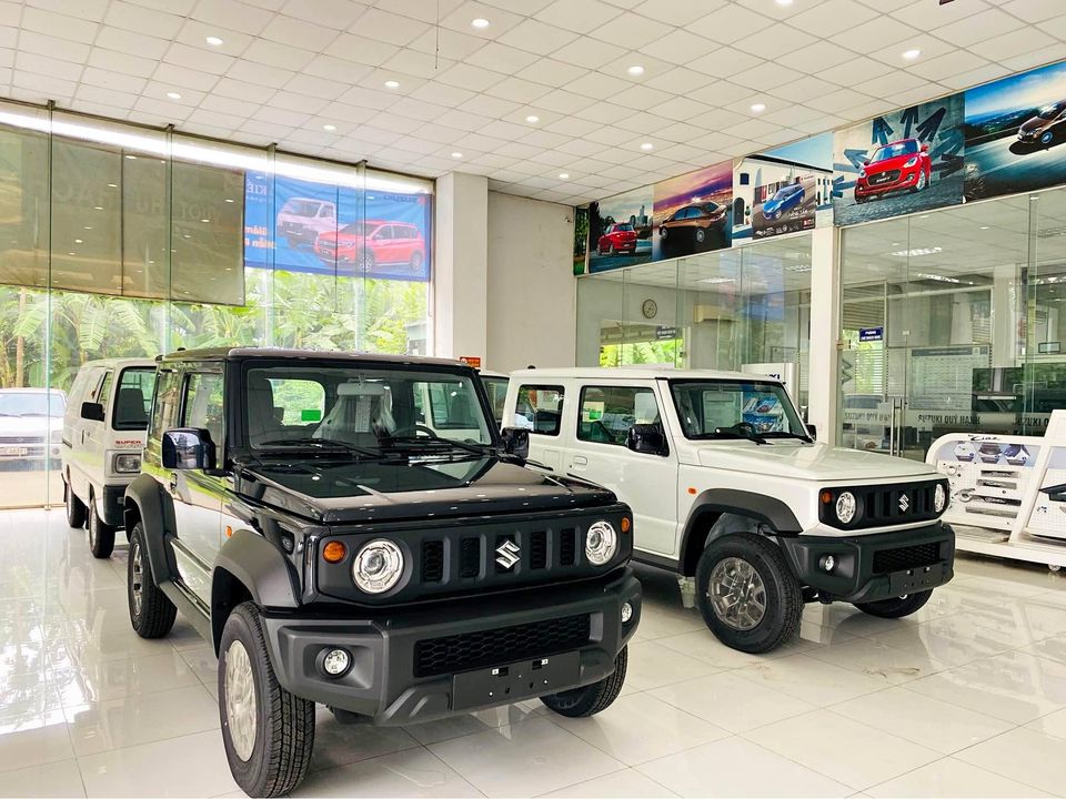 Đại lý giảm giá Suzuki Jimny xuống còn hơn 700 triệu đồng, ngang ngửa Xforce bản ‘full’- Ảnh 1.