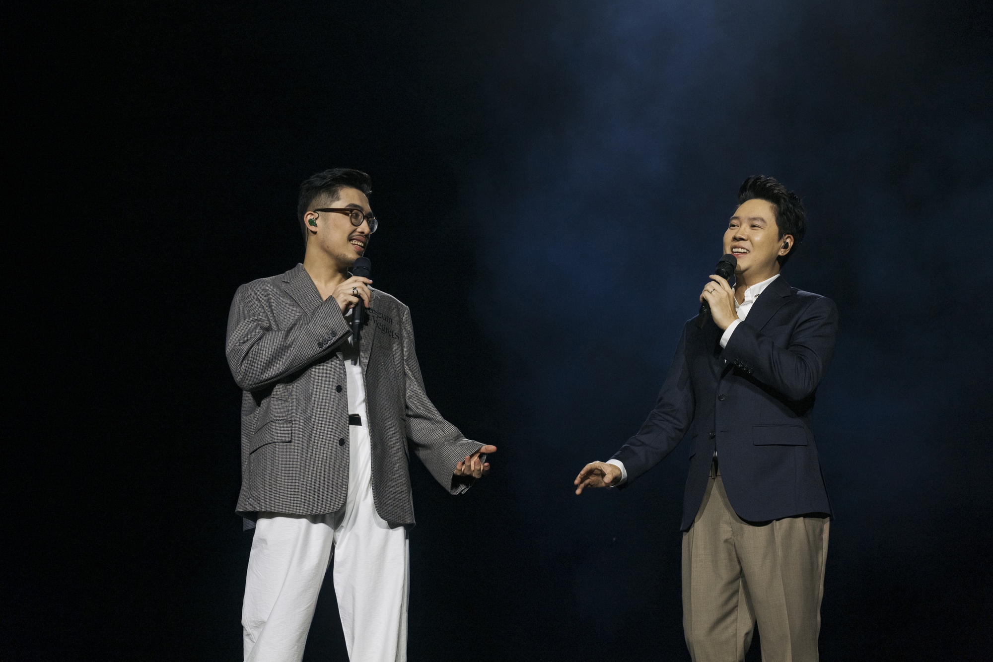 14 nghìn khán giả hòa giọng đòi Vũ trở lại sân khấu dù hết show- Ảnh 3. 14 nghìn khán giả hòa giọng đòi Vũ trở lại sân khấu dù hết show- Ảnh 3.