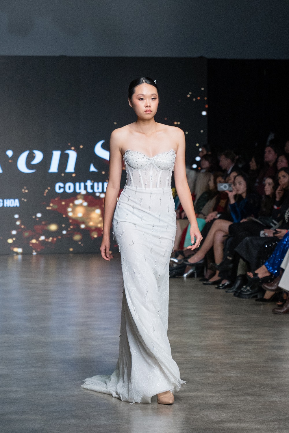 NTK Trần Phương Hoa ra mắt bộ sưu tập mới tại Vancouver Fashion Week 2025- Ảnh 10.