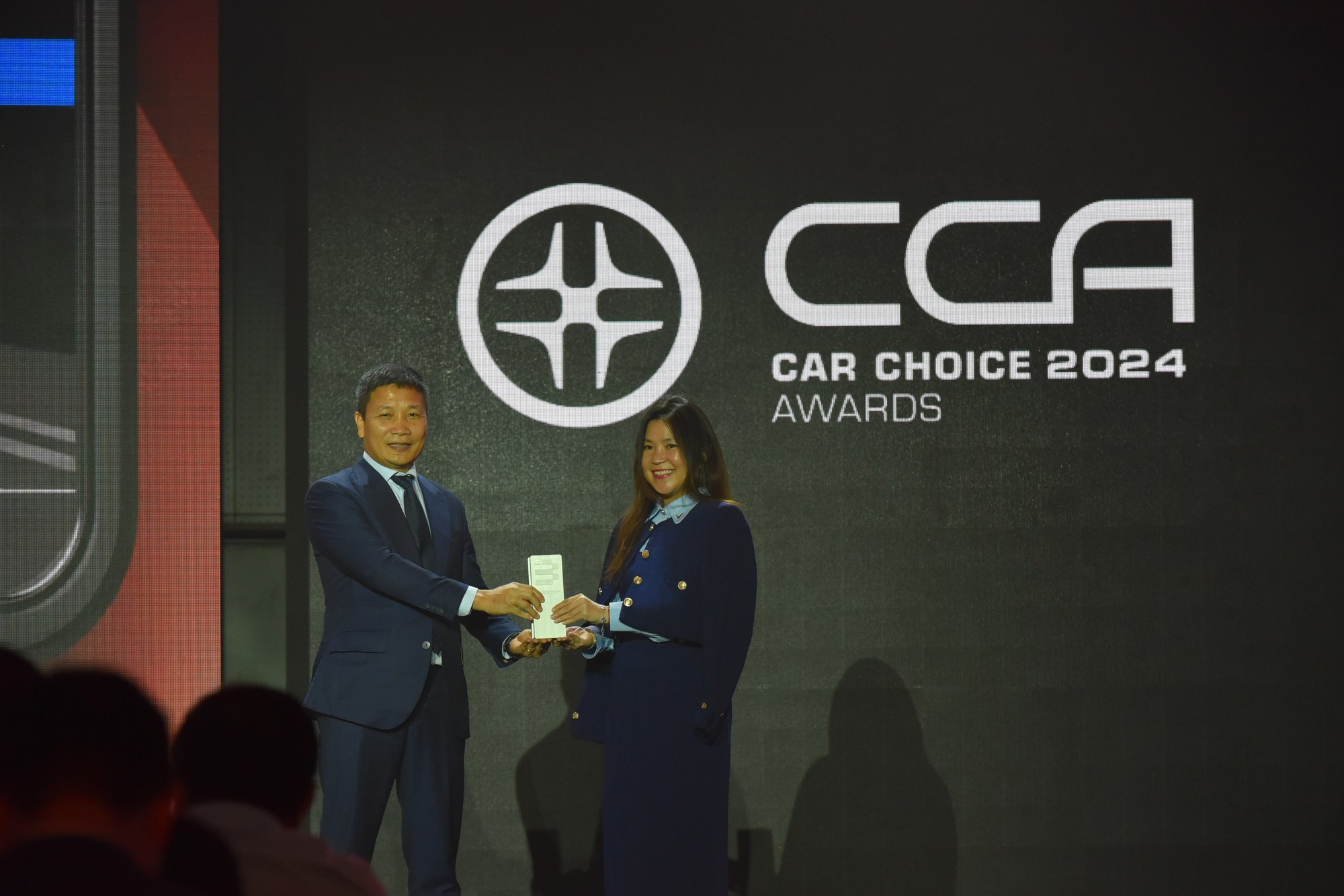 [BCA 2024] Vượt hàng loạt đối thủ lớn, VinFast ẵm trọn 4/8 giải thưởng tại Car Choice Awards - Ảnh 4.