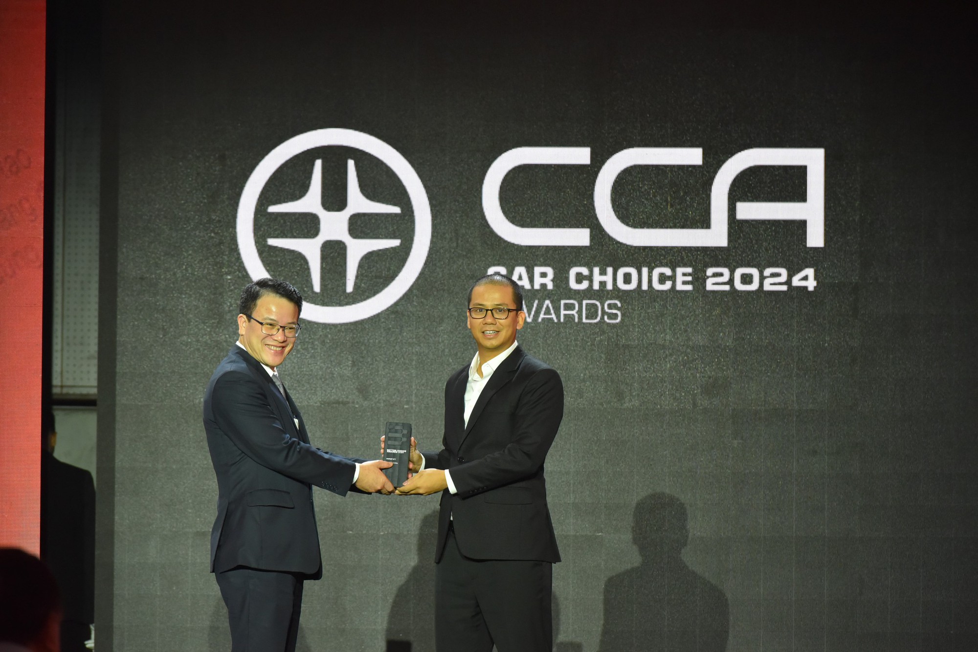 [BCA 2024] Vượt hàng loạt đối thủ lớn, VinFast ẵm trọn 4/8 giải thưởng tại Car Choice Awards - Ảnh 2.