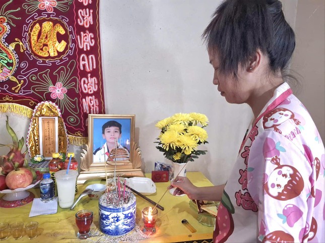 Gia cảnh đau l&ograve;ng trẻ b&aacute;n v&eacute; số bị s&aacute;t hại ở Đồng Nai - Ảnh 1.