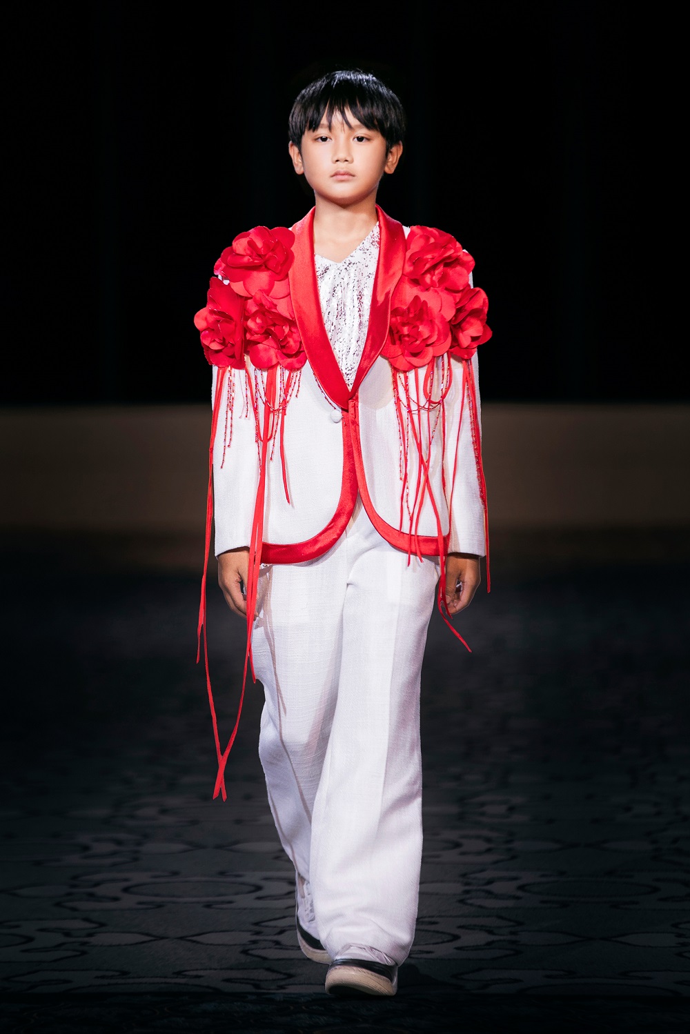 3 anh em ruột cùng biểu diễn thời trang tại Tokyo Couture Fashion Week 2024 - Ảnh 5.