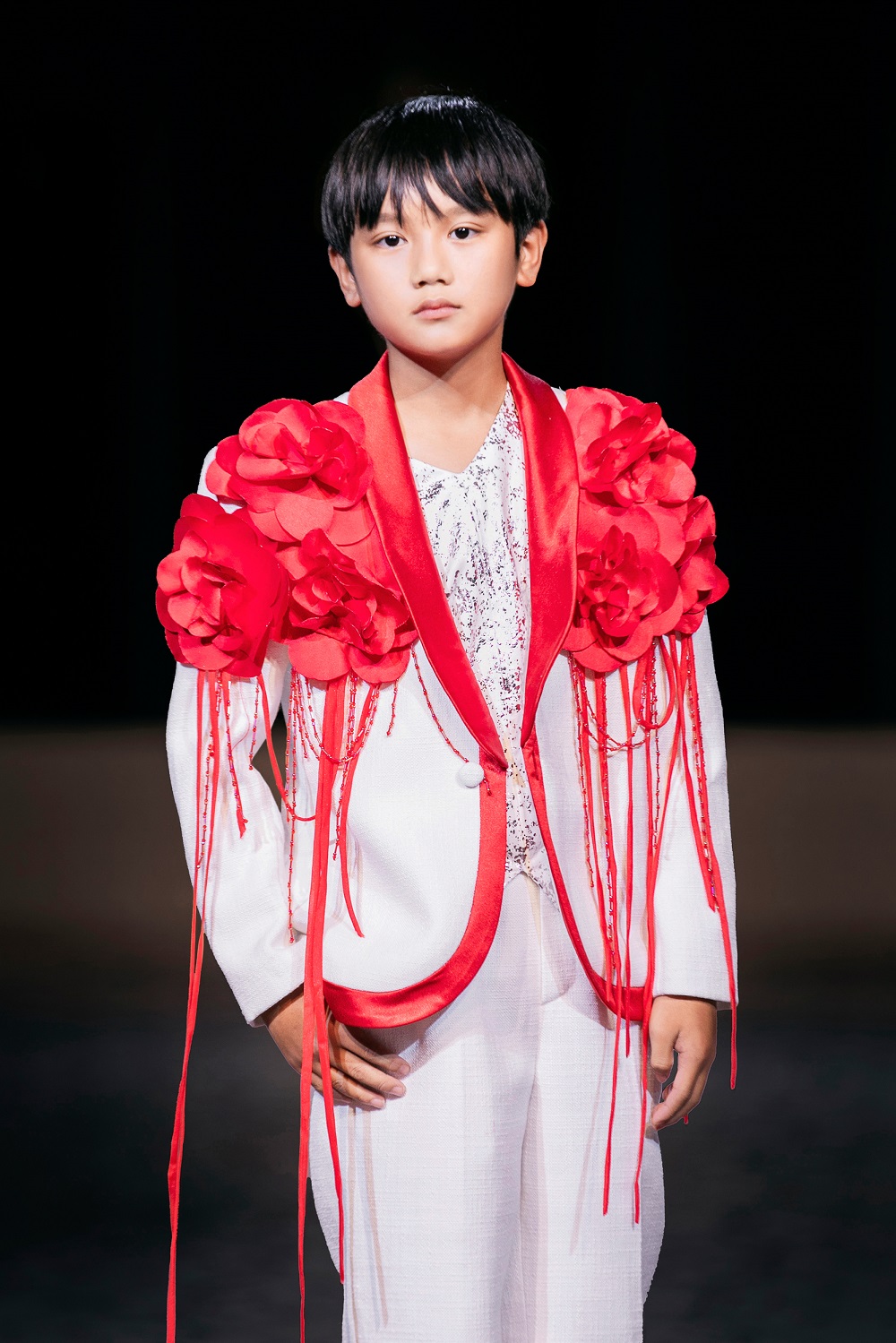 3 anh em ruột cùng biểu diễn thời trang tại Tokyo Couture Fashion Week 2024 - Ảnh 4.