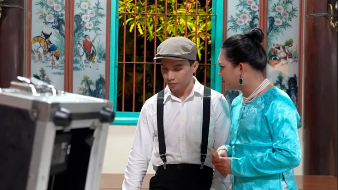 'Chiến thần livestream' Phạm Thoại kể chuyện từng v&agrave;o 'danh s&aacute;ch đen' của tất cả c&aacute;c nh&atilde;n h&agrave;ng: &ldquo;Tại sao người ta nổi tiếng c&oacute; th&ecirc;m c&ocirc;ng việc, c&ograve;n m&igrave;nh th&igrave; kh&ocirc;ng?&rdquo;- Ảnh 2.