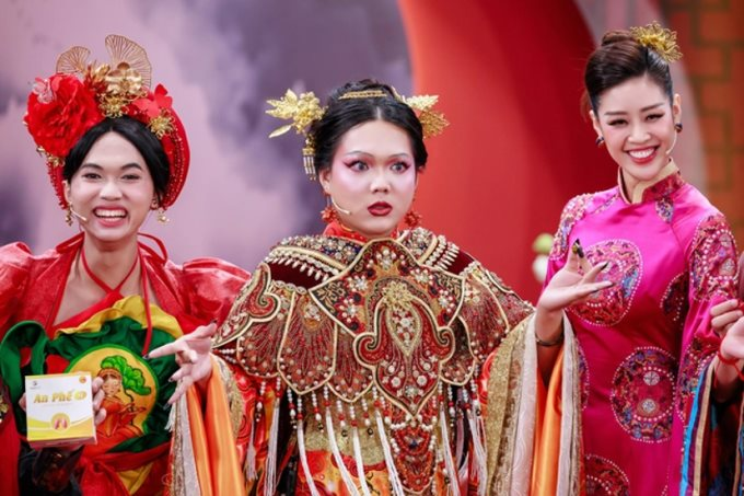 'Chiến thần livestream' Phạm Thoại kể chuyện từng v&agrave;o 'danh s&aacute;ch đen' của tất cả c&aacute;c nh&atilde;n h&agrave;ng: &ldquo;Tại sao người ta nổi tiếng c&oacute; th&ecirc;m c&ocirc;ng việc, c&ograve;n m&igrave;nh th&igrave; kh&ocirc;ng?&rdquo;- Ảnh 1.