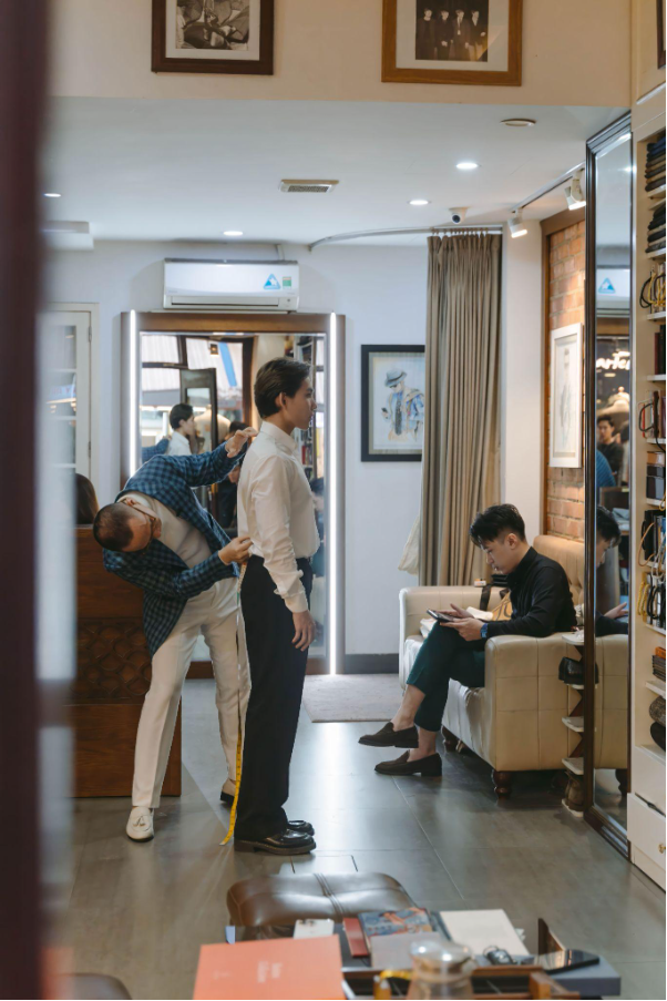 Carlo Pham - Dịch vụ may đo vest chú rể đẳng cấp cho lễ cưới sang trọng - Ảnh 2. Carlo Pham - Dịch vụ may đo vest chú rể đẳng cấp cho lễ cưới sang trọng - Ảnh 2.