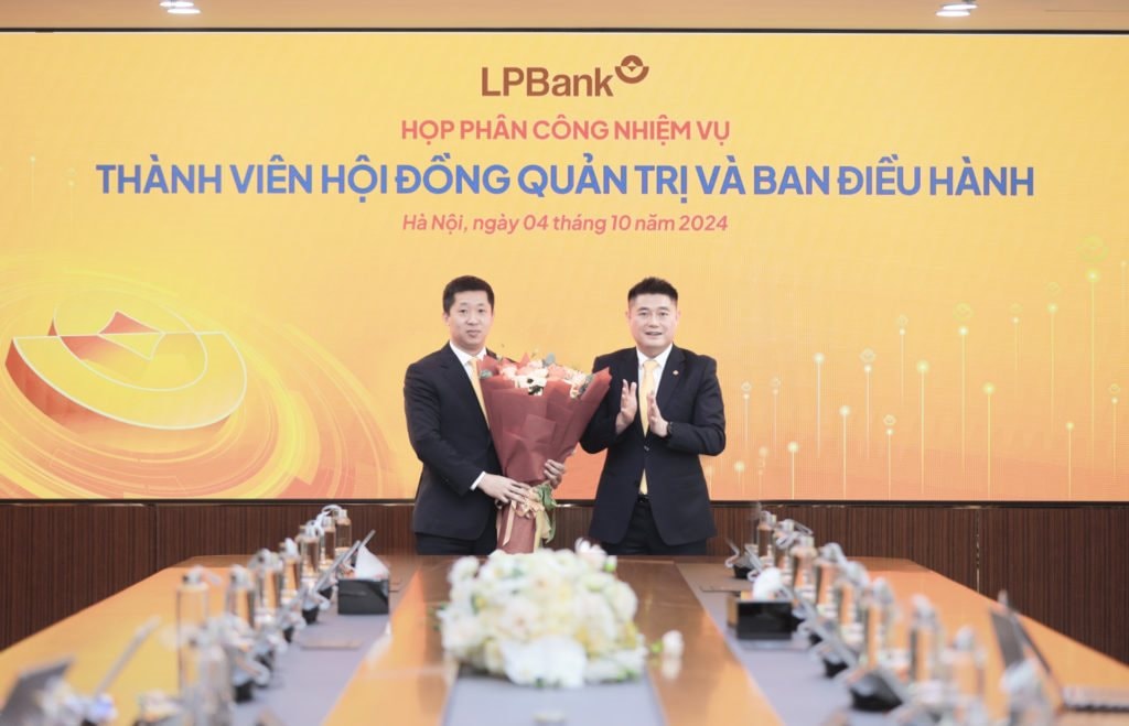 LPBank bất ngờ thay CEO và thay Phó Chủ tịch Hội đồng quản trị, bổ nhiệm Quyền Tổng giám đốc sinh năm 1981- Ảnh 1.