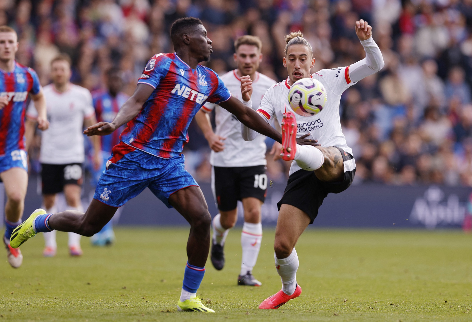 Jota bắn hạn Crystal Palace, Liverpool xây chắc ngôi đầu - Ảnh 3.