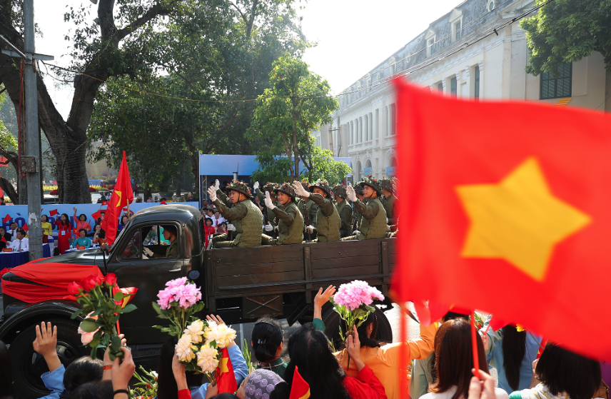 Tái hiện lịch sử hào hùng Hà Nội trong ngày hội văn hóa vì hòa bình - Ảnh 6.