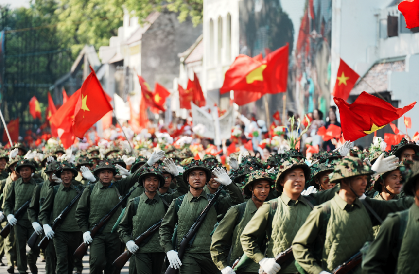 Tái hiện lịch sử hào hùng Hà Nội trong ngày hội văn hóa vì hòa bình - Ảnh 1.