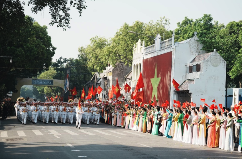 Tái hiện lịch sử hào hùng Hà Nội trong ngày hội văn hóa vì hòa bình - Ảnh 8.