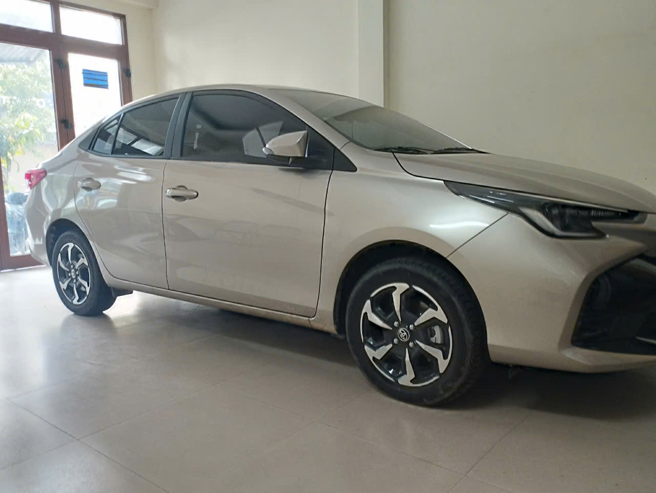 Khách hàng tố đại lý Toyota "lừa" giảm lệ phí trước bạ- Ảnh 2.