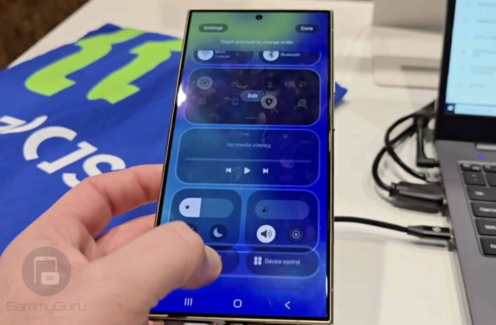 Samsung Galaxy S24 Ultra ra mắt One UI 7 với giao diện giống iOS gây tò mò - Ảnh 1.