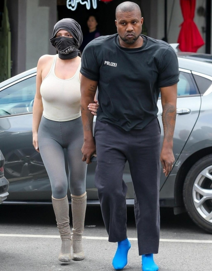 Kanye West ly hôn với Bianca Censori sau 2 năm khiến showbiz xôn xao - Ảnh 4.