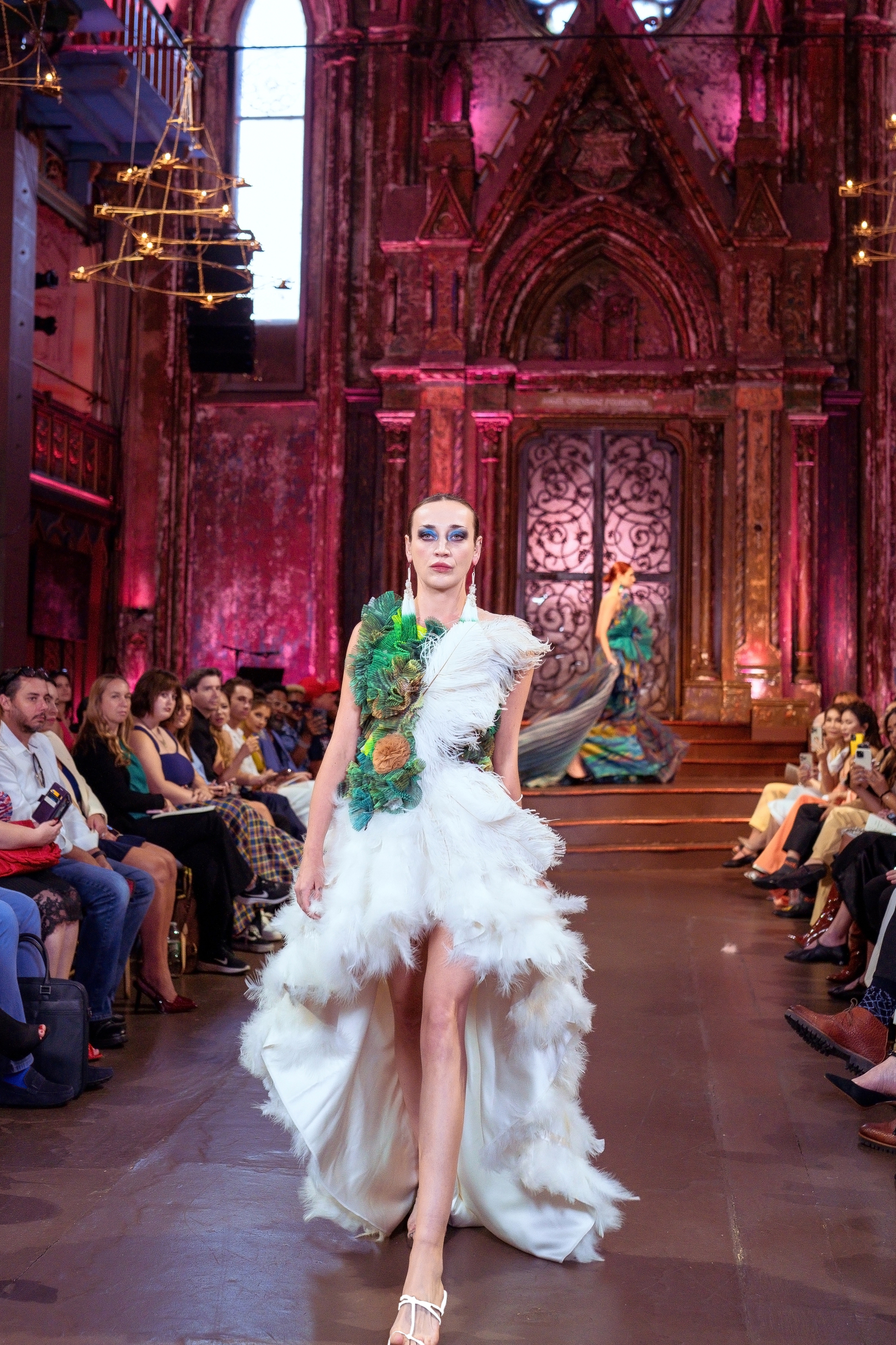 Dàn sao quốc tế trình diễn trang phục của NTK Tuyết Lê tại New York Couture Fashion Week- Ảnh 4.