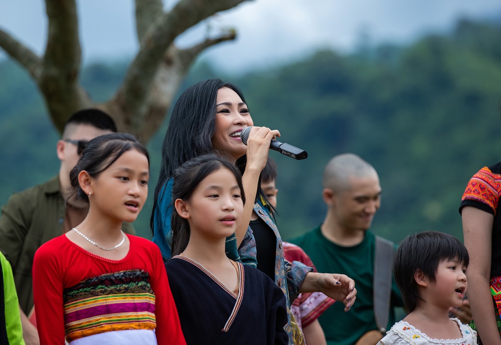 Phương Thanh và ban nhạc Ngũ Cung hòa giọng cùng trẻ em vùng cao trong MV mới- Ảnh 3.