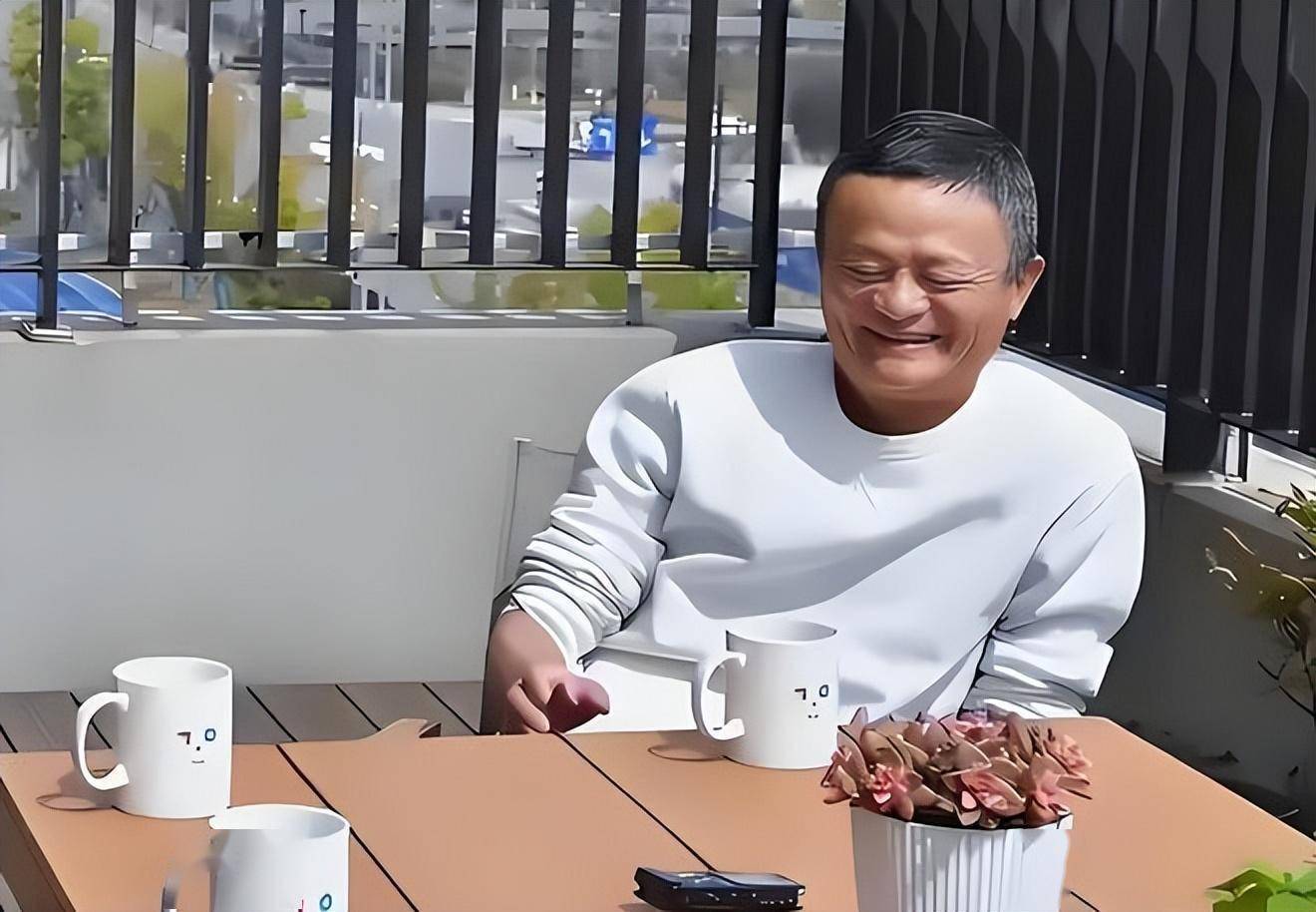 Lộ hình ảnh Jack Ma xuất hiện ở Mỹ: Không có vệ sĩ tháp tùng, ngoại hình khác xa so với trước đây- Ảnh 2.