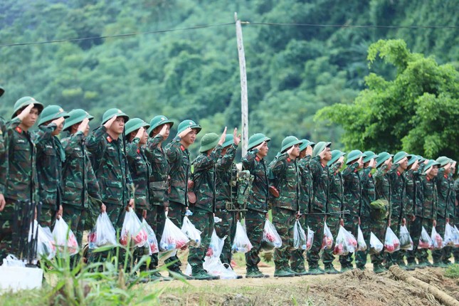 Tình quân dân Làng Nủ khắc sâu trong ký ức người lính Trung đoàn 98 - Ảnh 2.