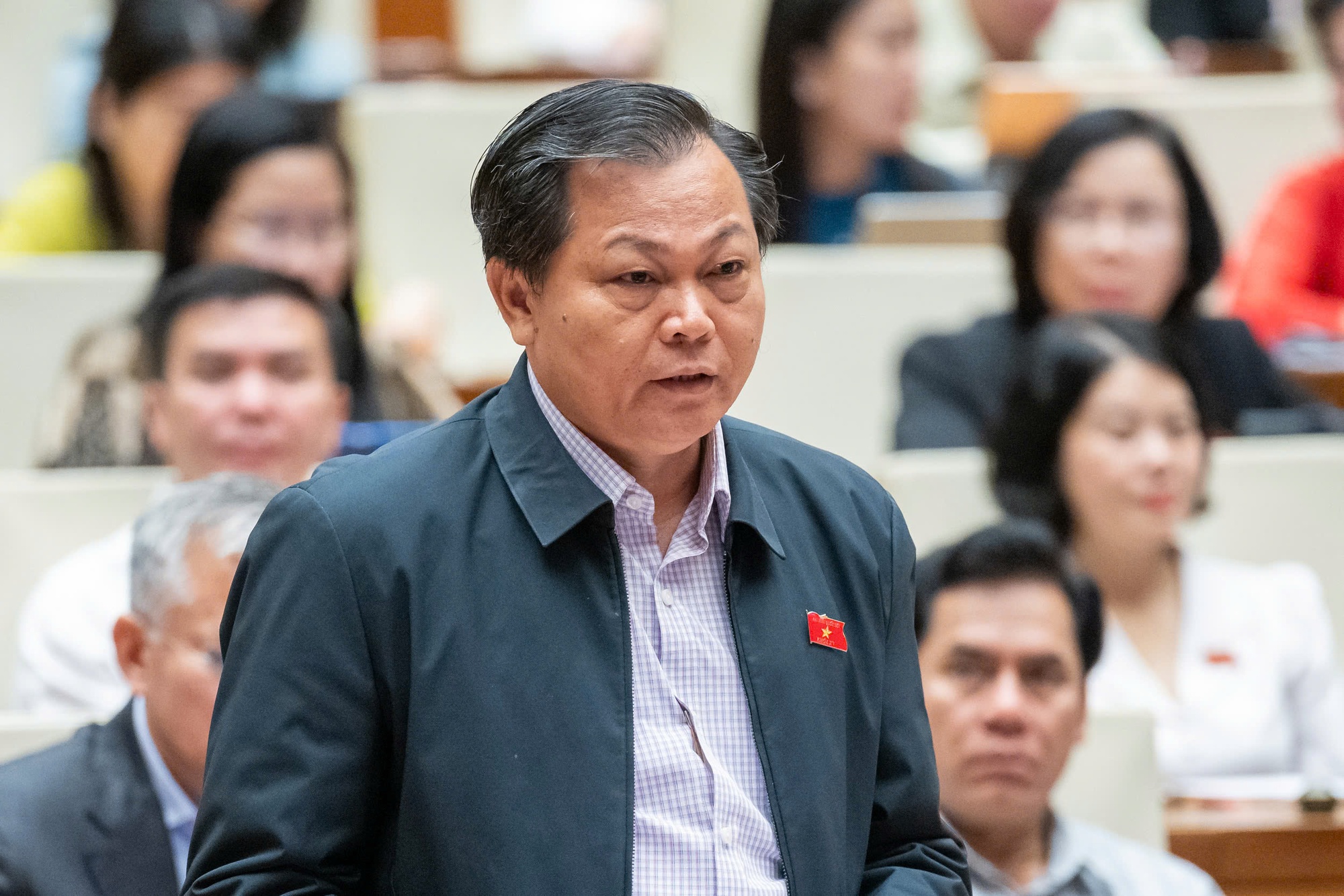 Thống đốc NHNN trả lời chất vấn quản lý thị trường vàng- Ảnh 1.