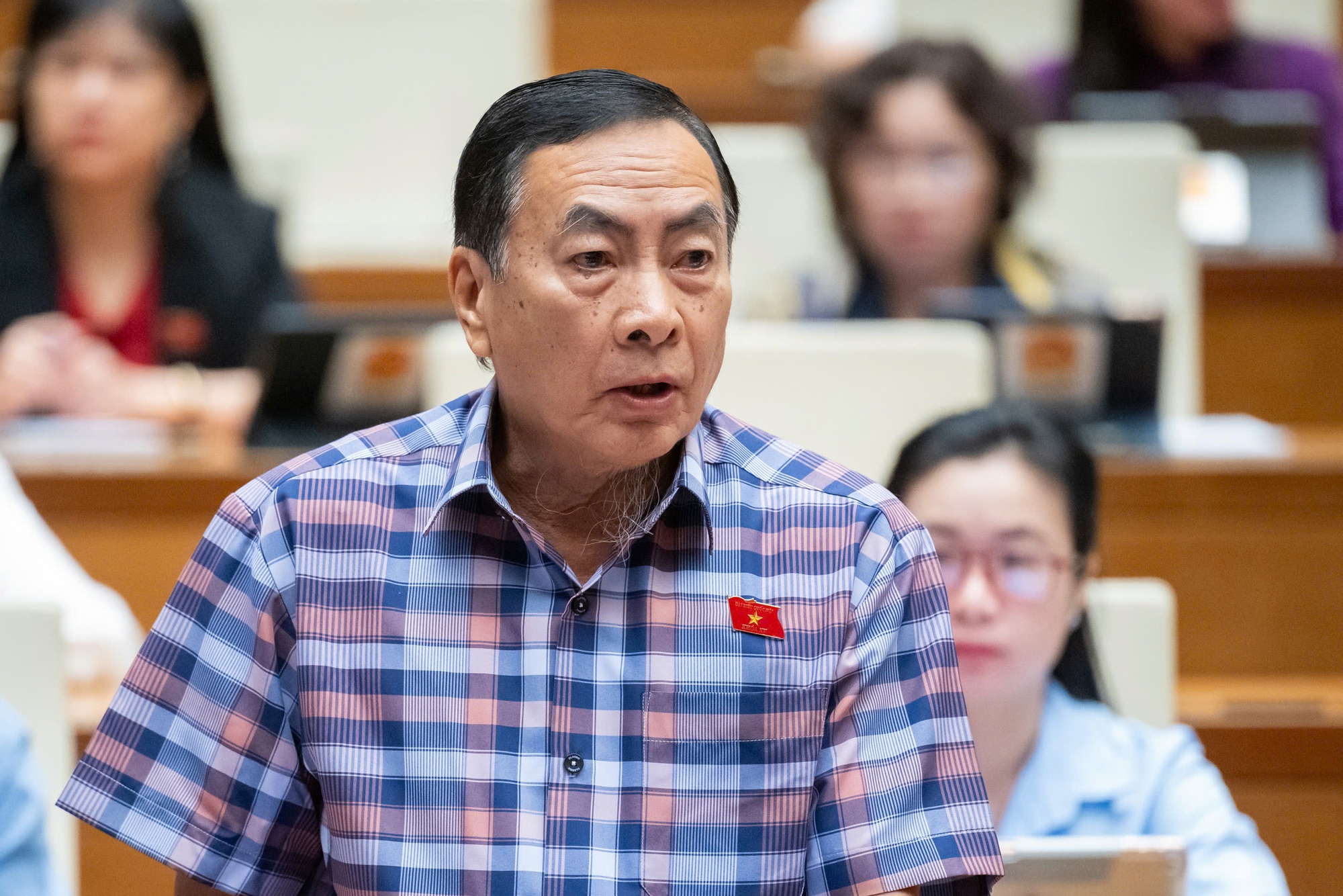 Thống đốc NHNN trả lời chất vấn quản lý thị trường vàng- Ảnh 2.