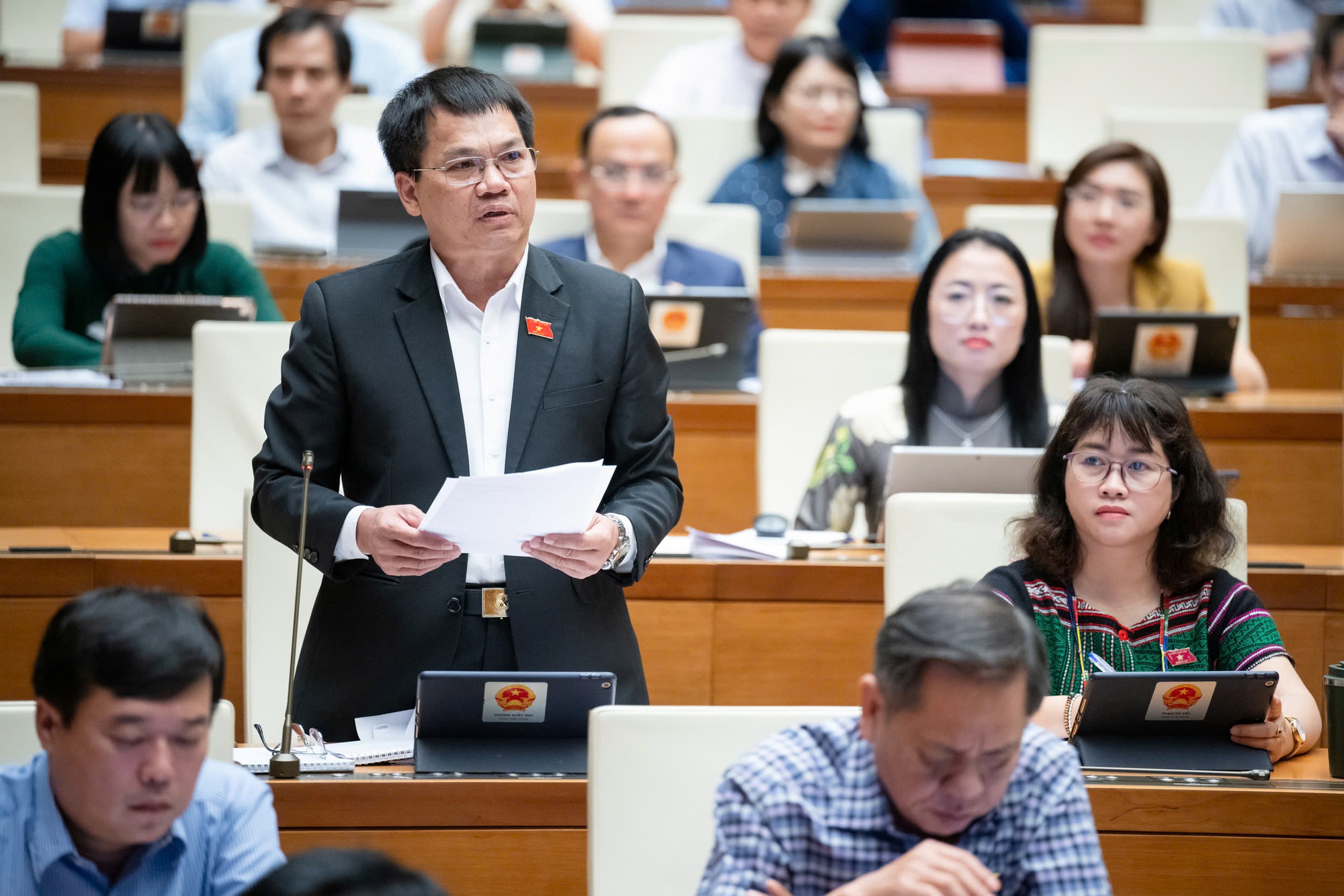 Thống đốc NHNN trả lời chất vấn quản lý thị trường vàng- Ảnh 9.