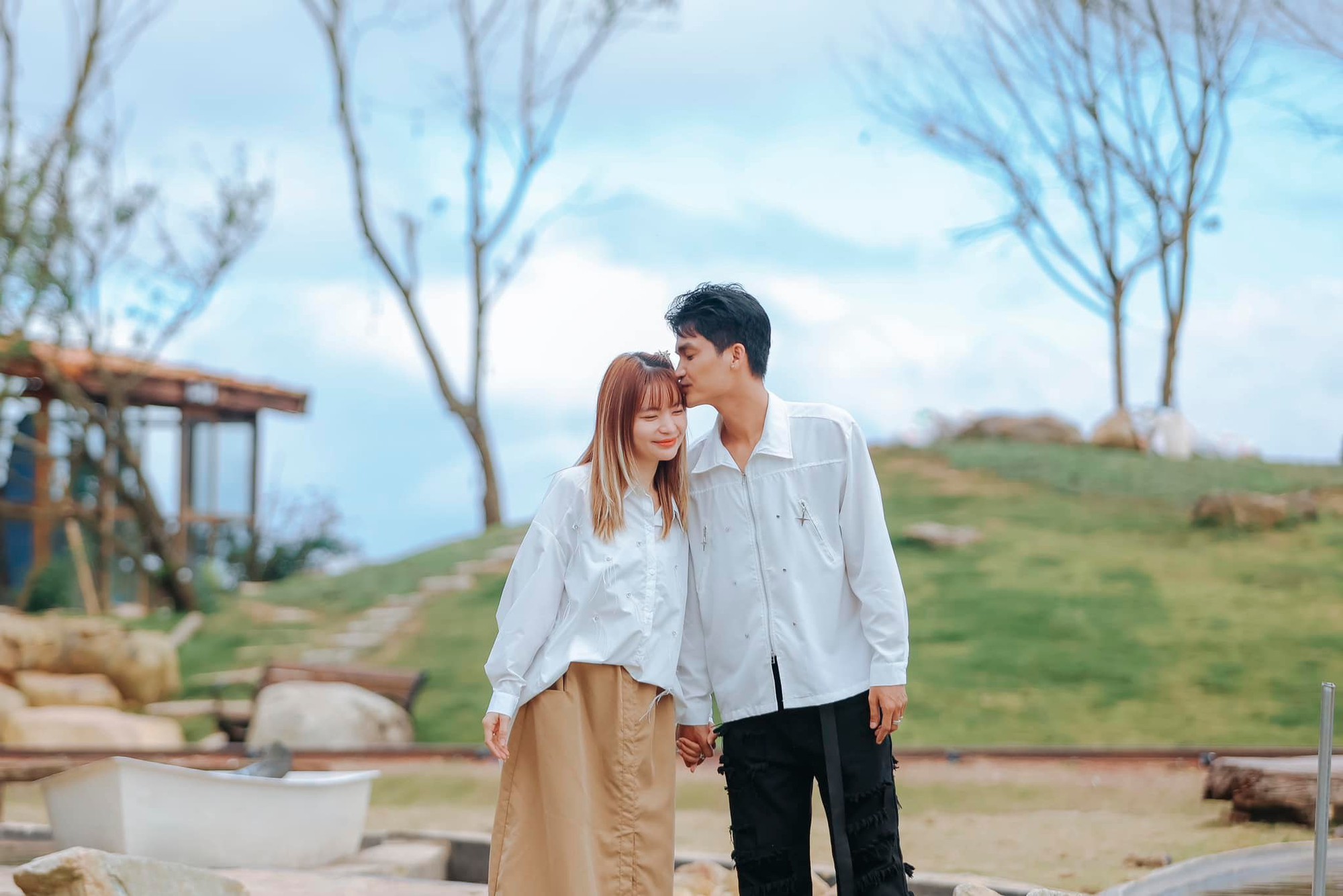 Mạc Văn Khoa bị bạn của mẹ vợ, bạn của vợ gọi điện "chất vấn" - Ảnh 2.