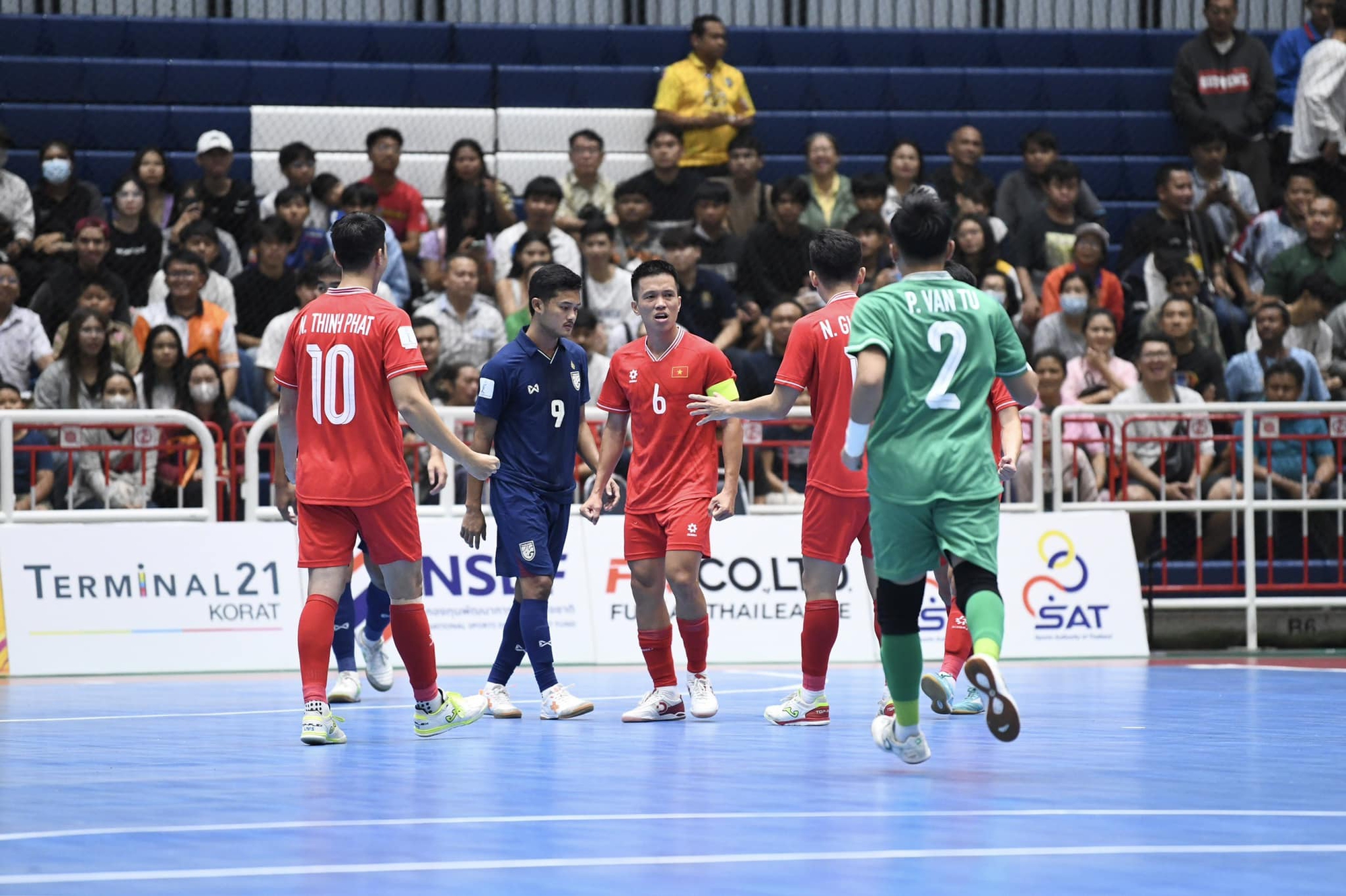 5 lần được FIFA cộng điểm, tuyển futsal Việt Nam đạt thứ hạng cao nhất lịch sử trên BXH thế giới - Ảnh 2. 5 lần được FIFA cộng điểm, tuyển futsal Việt Nam đạt thứ hạng cao nhất lịch sử trên BXH thế giới - Ảnh 2.