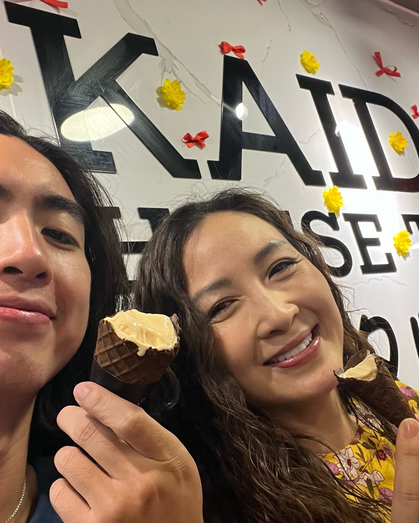 Bức ảnh chụp 2 mẹ con bỗng g&acirc;y cho&aacute;ng v&aacute;ng: Mẹ l&agrave; tượng đ&agrave;i nhan sắc nổi tiếng cả nước, con trai hưởng trọn gen trội- Ảnh 4.