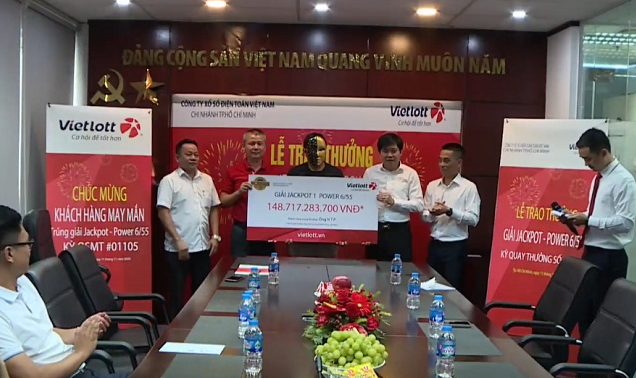 Người TP HCM trúng Vietlott gần 149 tỉ đồng Với 20 . 000 Đồng - Ảnh 1.
