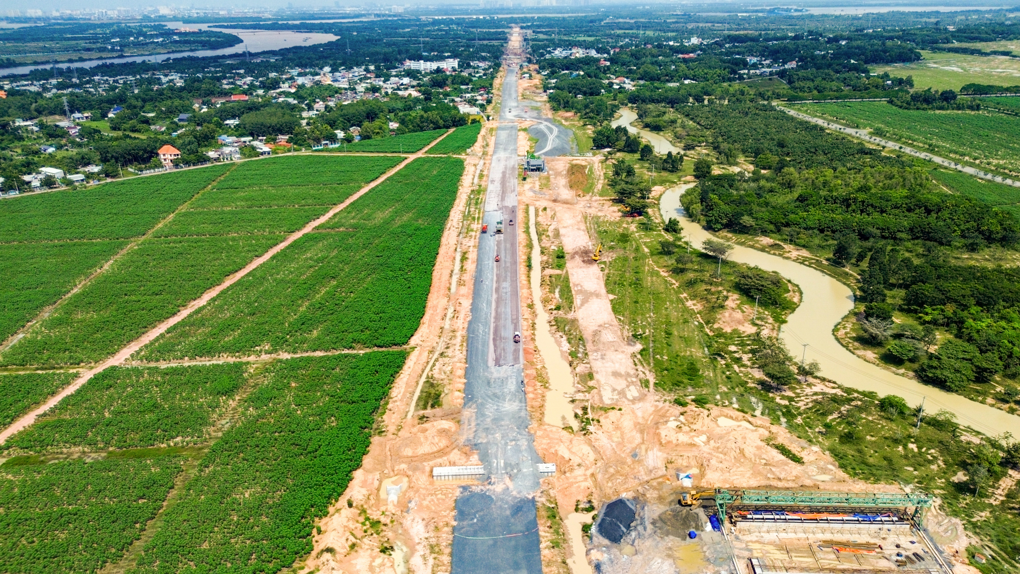 Toàn cảnh công trường dài hơn 11 km của đường Vành đai 3 qua tỉnh Đồng Nai- Ảnh 3.