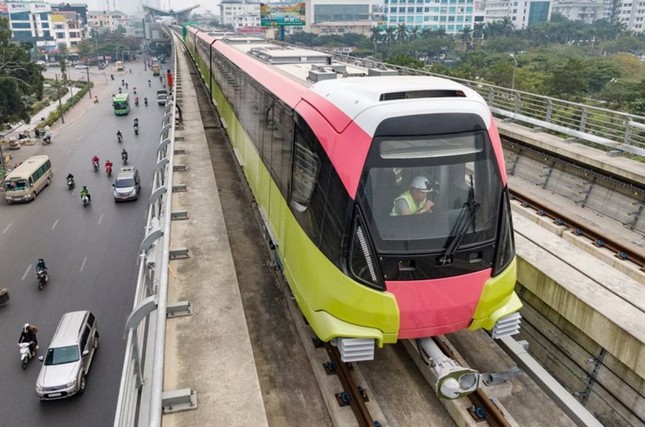 Hà Nội phát triển tàu điện Nội Bài giúp thông suốt giao thông đến sân bay lớn nhất miền Bắc - Ảnh 1.