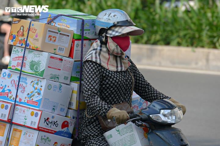 Hà Nội ô nhiễm không khí nghiêm trọng và nắng nóng bất thường giữa mùa đông - Ảnh 13.