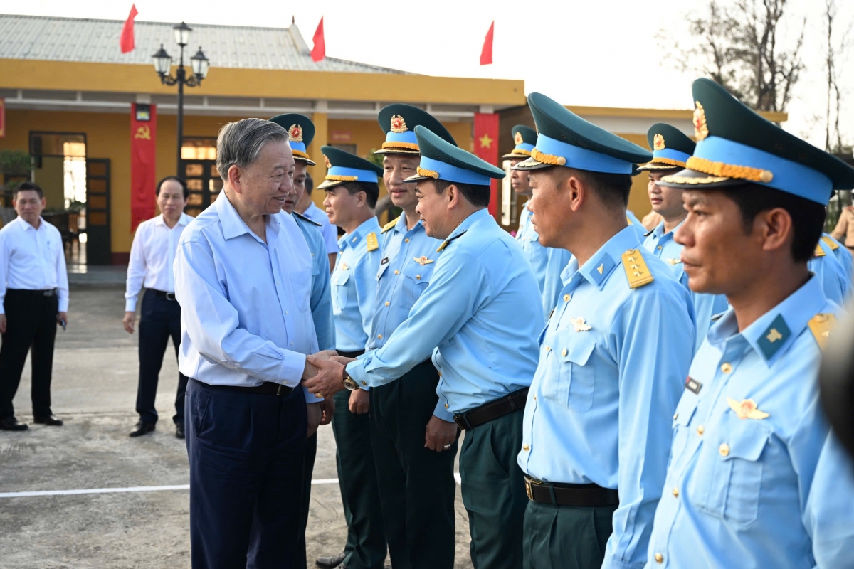 Tổng Bí thư Tô Lâm thăm huyện đảo Bạch Long Vĩ , Hải Phòng - Ảnh 8.