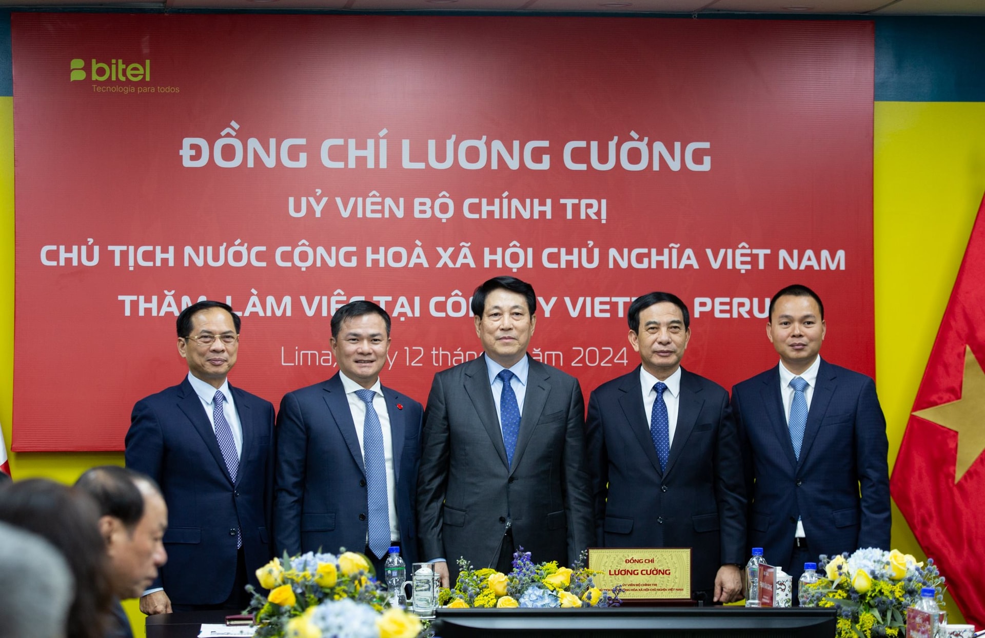 Thăm Viettel Peru, Chủ tịch nước đánh giá: Tiềm năng, trí tuệ Việt Nam hoàn toàn có thể vươn ra thế giới - Ảnh 1.