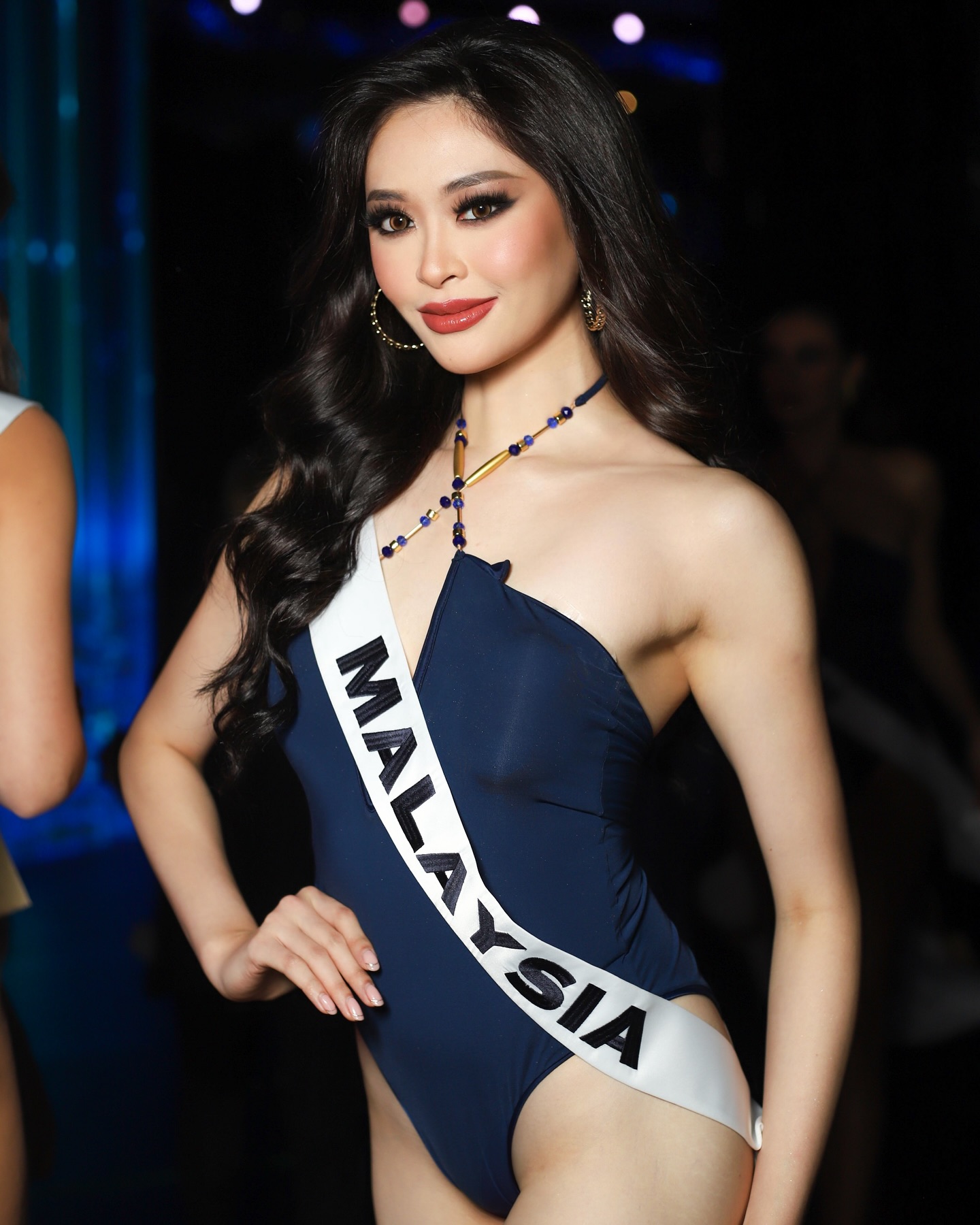 Màn diễn bikini Miss Universe "uốn éo múa may quay cuồng" gây cười khắp MXH - Ảnh 6.