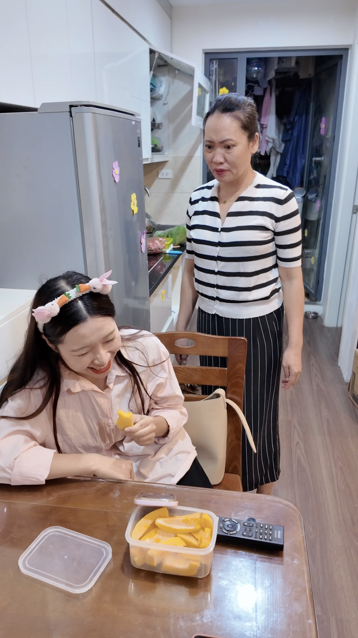Gen Z H&agrave; Nội l&agrave;m series &ldquo;100 ng&agrave;y mẹ bắt t&igrave;m người y&ecirc;u&rdquo;: M&igrave;nh nhận được h&agrave;ng trăm tin nhắn l&agrave;m quen!- Ảnh 4.