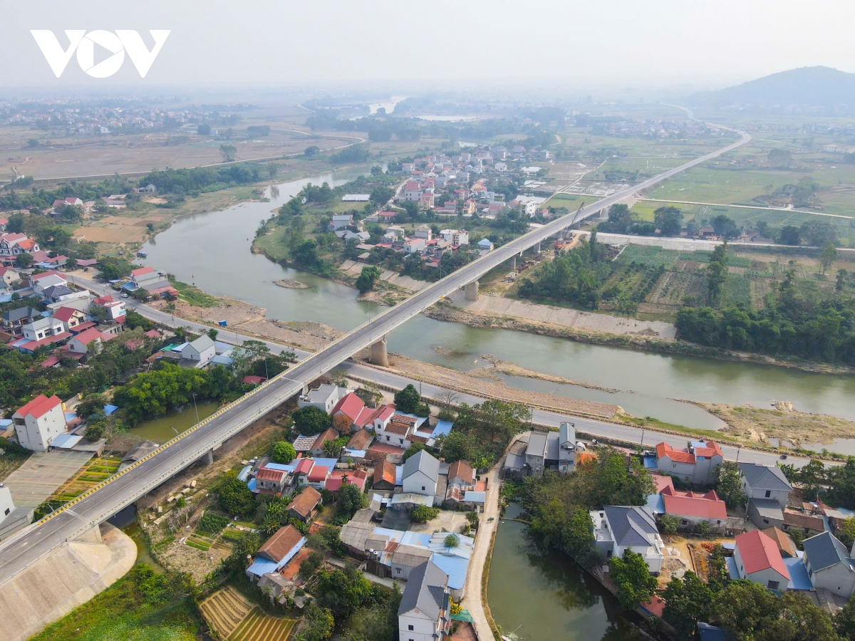 Cầu hòa Sơn nối Bắc Giang Thái Nguyên sắp thông xe kỹ thuật Sau thời gian dài chờ đợi - Ảnh 1.