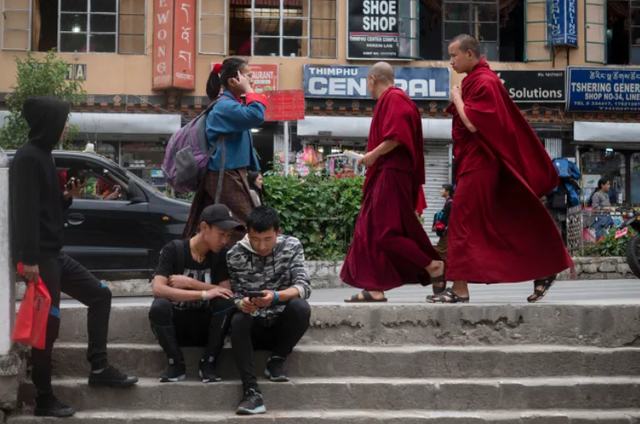 Hình ảnh bóc trần sự thật về Bhutan - "quốc gia hạnh phúc nhất thế giới" - Ảnh 1.