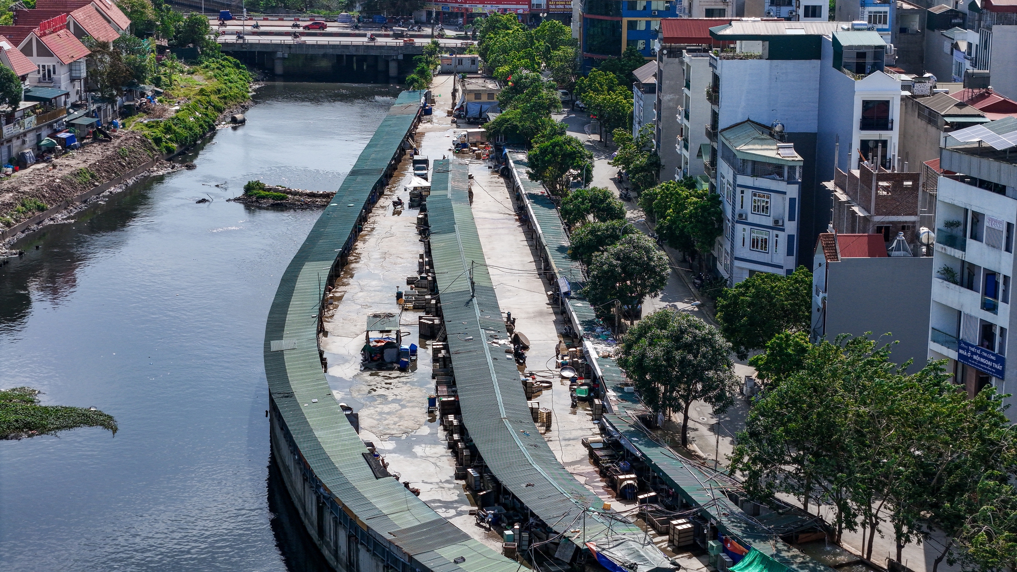 Chủ tịch Hà Nội yêu cầu xác minh thông tin "chợ La Khê trái phép 10 năm không ai biết"- Ảnh 1.