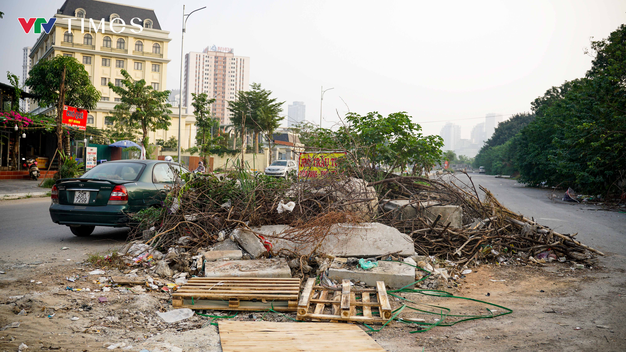 Hà Nội: Giải phóng mặt bằng chậm trễ , đường Vũ Quỳnh kéo dài chưa hoàn thiện sau 4 năm - Ảnh 13.