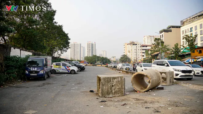 Hà Nội: Giải phóng mặt bằng chậm trễ , đường Vũ Quỳnh kéo dài chưa hoàn thiện sau 4 năm - Ảnh 7.