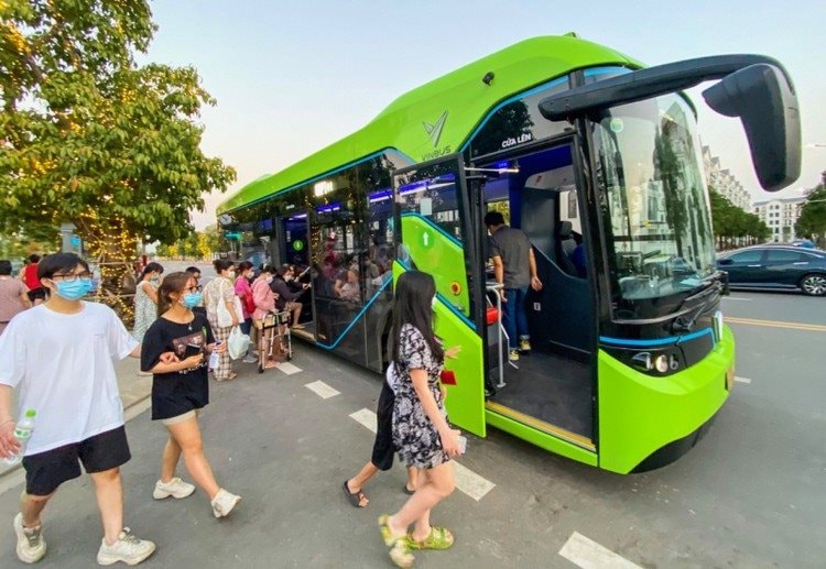 Quyết định cho ra đời tuyến bus điện đầu tiên và những tính toán của VinBus - Ảnh 2.