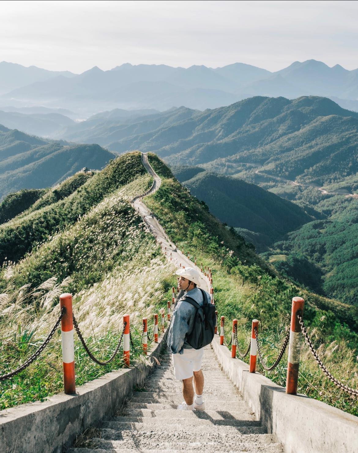 "Biển người" chen chúc trên đỉnh đồi cỏ lau cực hot ở Quảng Ninh- Ảnh 15.