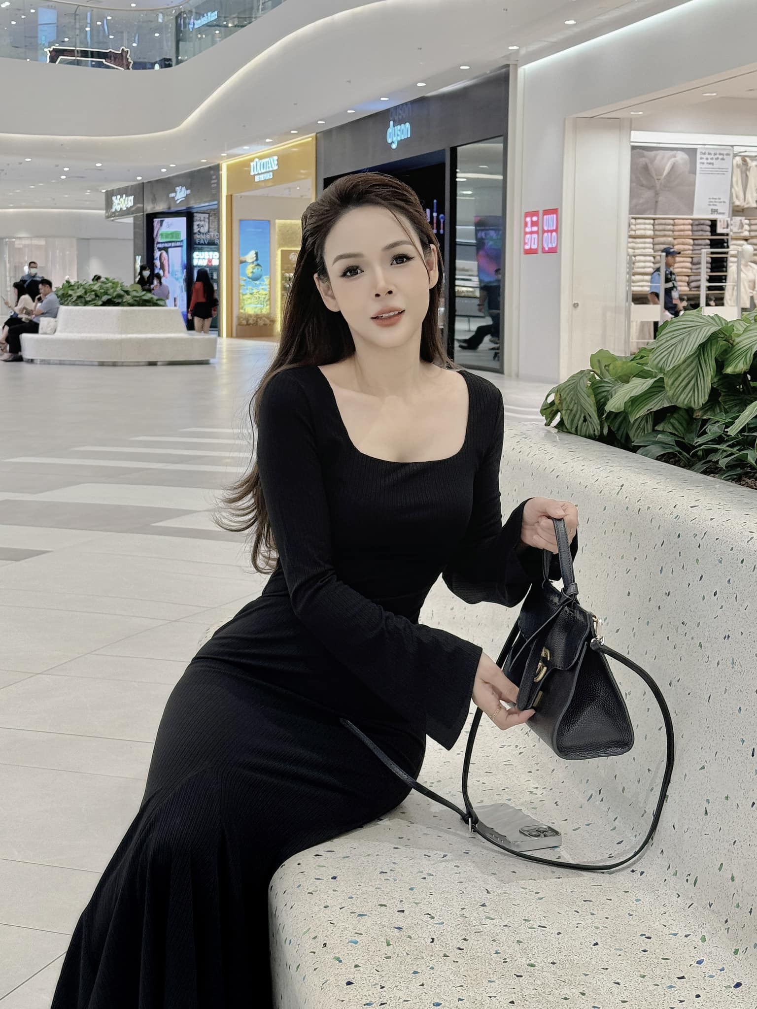 Nữ diễn viên VTV tuổi U40 khiến hơn 100 nghìn người choáng trước màn khoe body căng đét và style đẹp đỉnh- Ảnh 8.