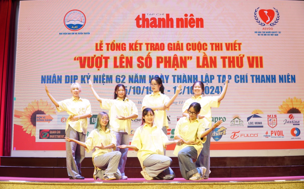 Lễ tổng kết, trao giải cuộc thi viết 'Vượt l&ecirc;n số phận' lần VII- Ảnh 24.