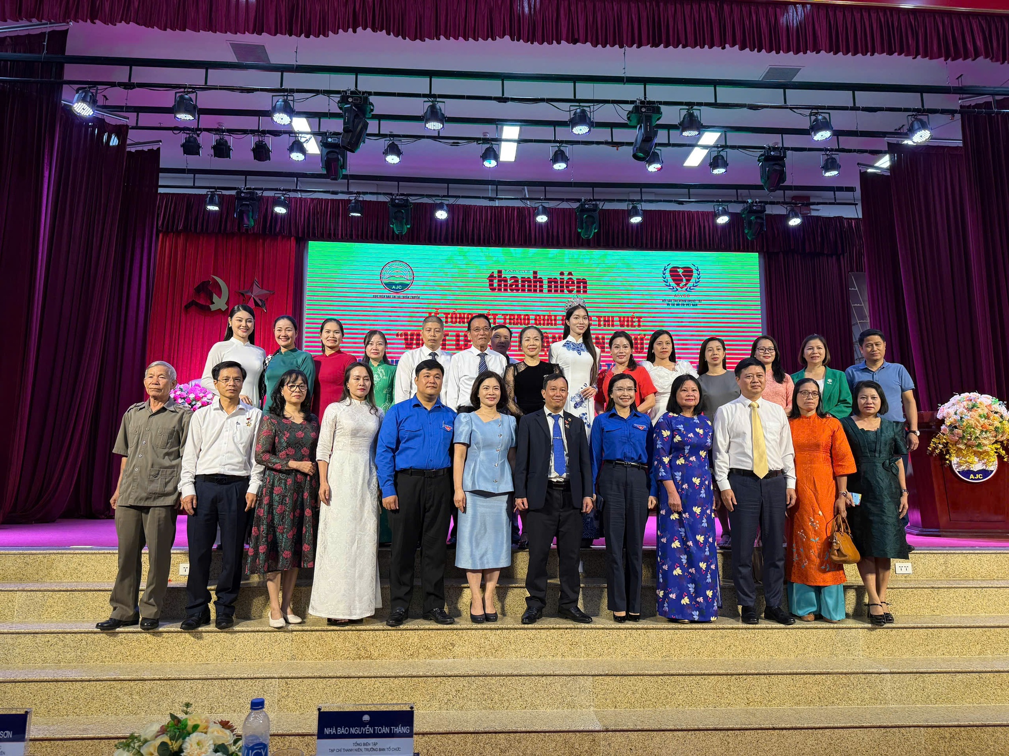 Lễ tổng kết, trao giải cuộc thi viết 'Vượt l&ecirc;n số phận' lần VII- Ảnh 22.