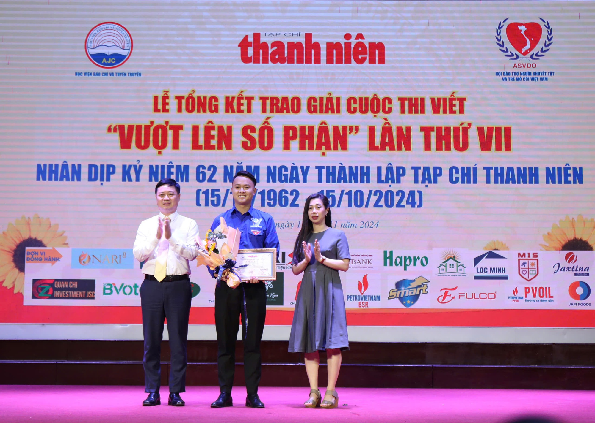 Lễ tổng kết, trao giải cuộc thi viết 'Vượt l&ecirc;n số phận' lần VII- Ảnh 12.